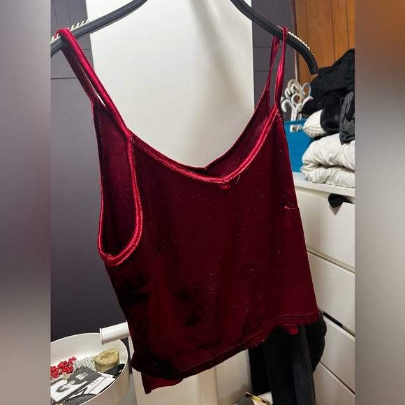 XL Shein Crushed Red Velvet Cropped Tank - Picture 1 of 5